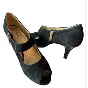 Bandolino black velvet open toe heeled size 8.5 shoes special Occassion